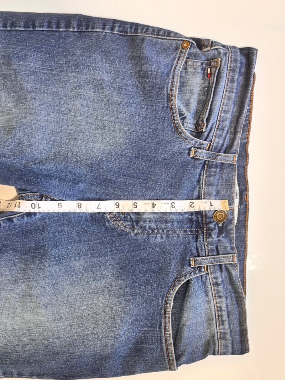 Tommy Hilfiger Straight Leg Jeans NWT Men's 31x32 Medium Wash - Picture 4 of 4